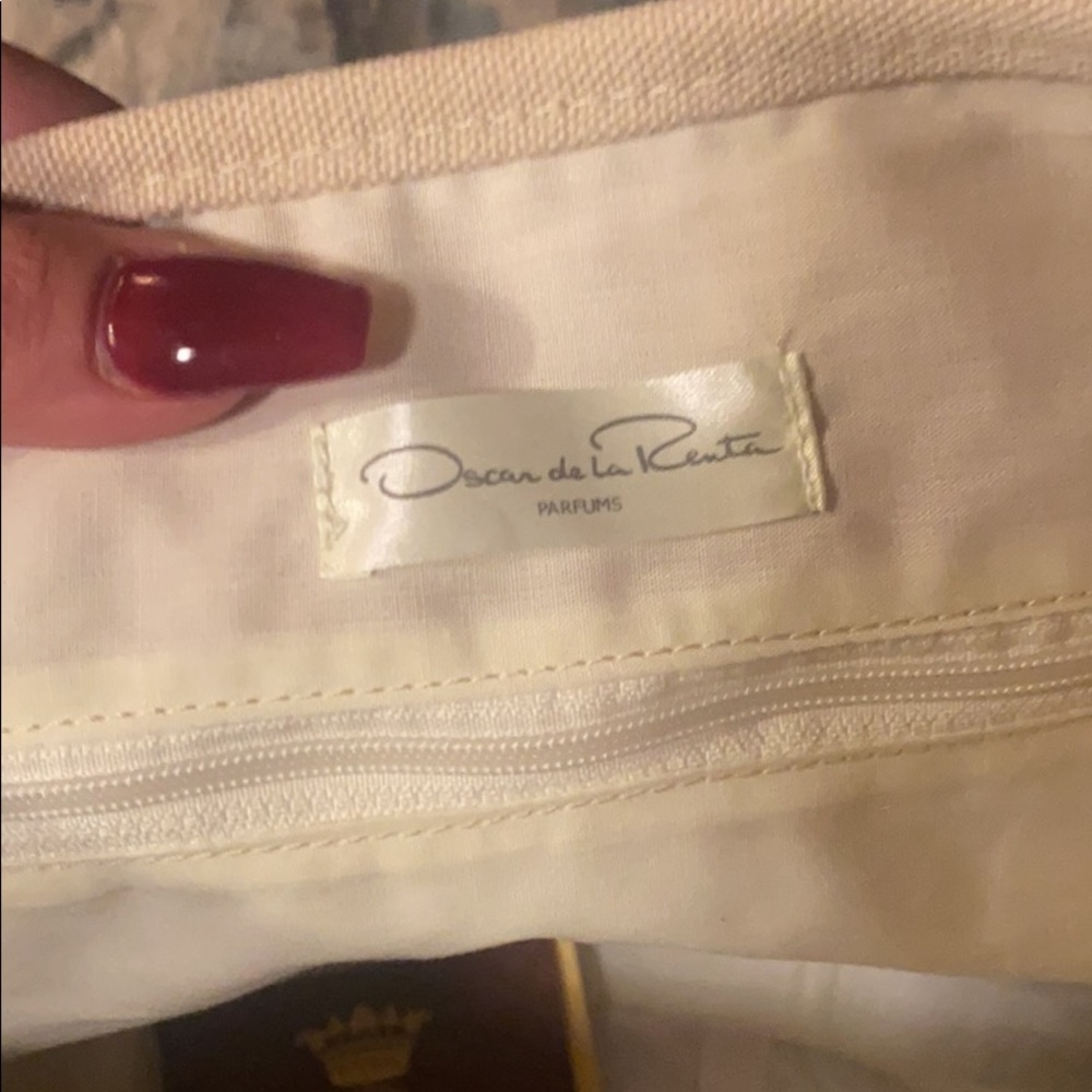 Oscar de la Renta tote - Picture 4 of 4